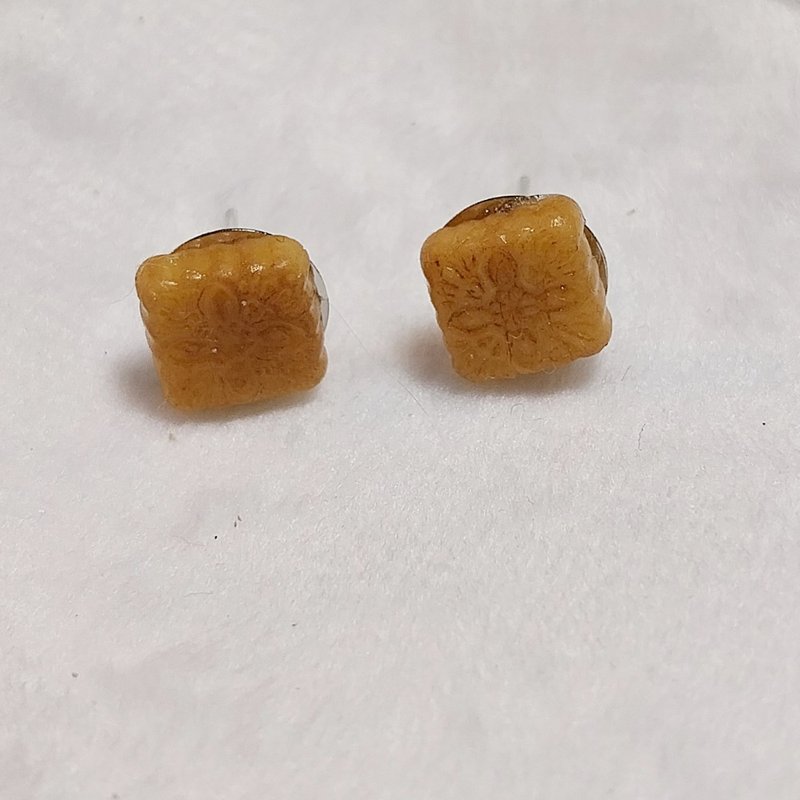 Mooncake Earring Handmade Air Dry Clay Eco Friendly Stainless Hook - 耳環/耳夾/耳骨夾 - 黏土 咖啡色