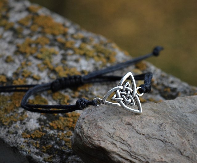 Top 147+ celtic knot hemp bracelet - kidsdream.edu.vn