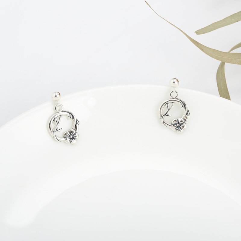 【Angel & Me】Sakura Bloom s925 sterling silver earrings (changeable ear clips) - Earrings & Clip-ons - Sterling Silver Silver