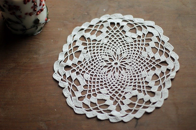 【Good day fetus】 Germany Vintage hand hook octagonal antique lace decorative mat - ที่รองแก้ว - ผ้าฝ้าย/ผ้าลินิน ขาว
