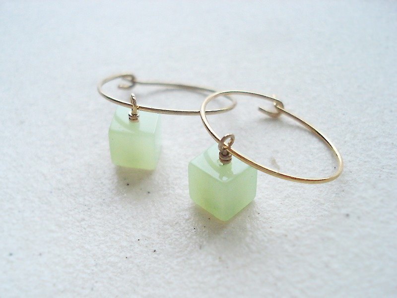 Serpentine, pierced hoop earrings　穿孔耳環 - Earrings & Clip-ons - Stone Green