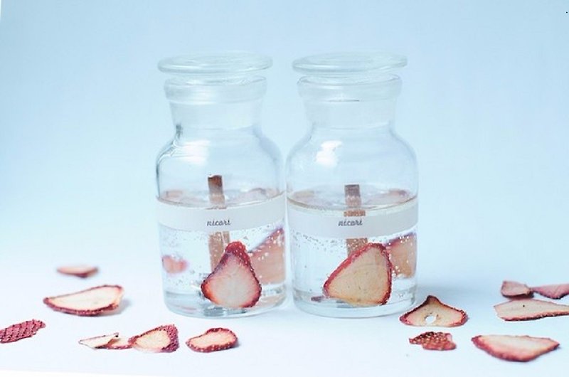 蠟 香薰蠟燭/燭台 - [Popular strawberry candle! Magnolia blend, aroma candle with sound, 100% essential oil] BOTANICAL BOTTLE