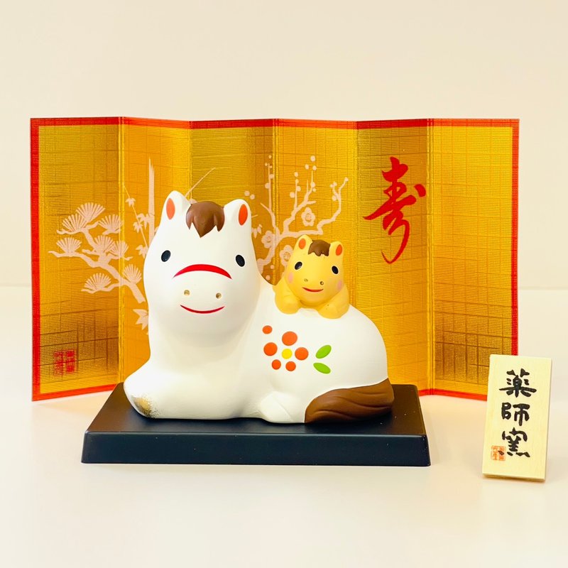 【馬年限定】瀨戶燒藥師窯-錦彩招福長壽親子馬 - 擺飾/家飾品 - 陶 白色