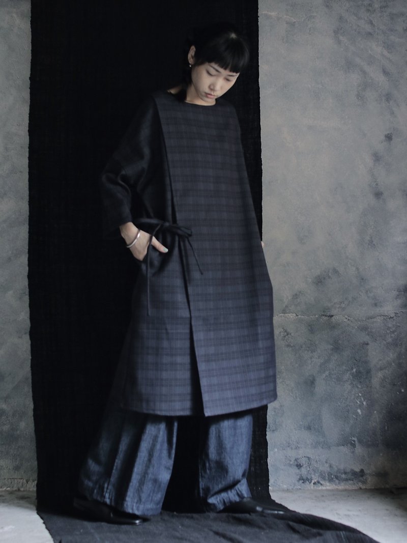 Chuan Yi WEAR BEING Two-piece side tie robe dress/blue and black plaid