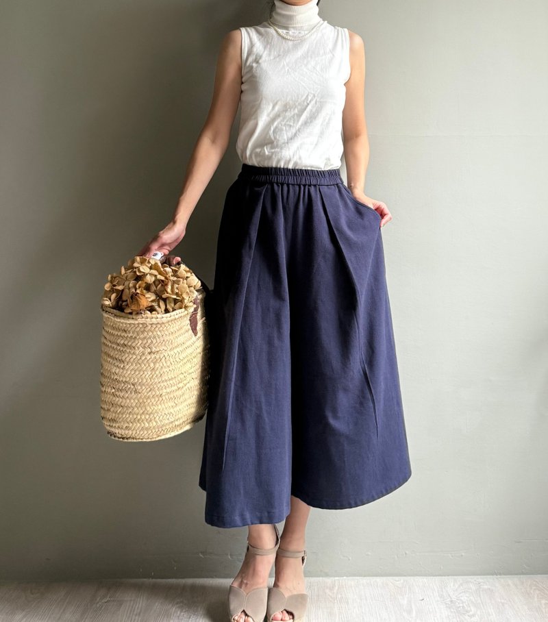 海洋假期/海軍藍壓摺純棉中長寬褲裙/鬆緊褲頭 - 女短褲/五分褲 - 棉．麻 