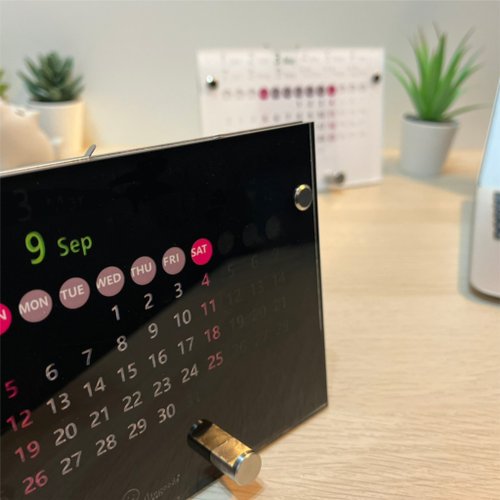 Smilingoods 生活裡的笑容 O'day分得出週六日‧萬年桌曆 | 手機支架款 | 桌面擺飾文具