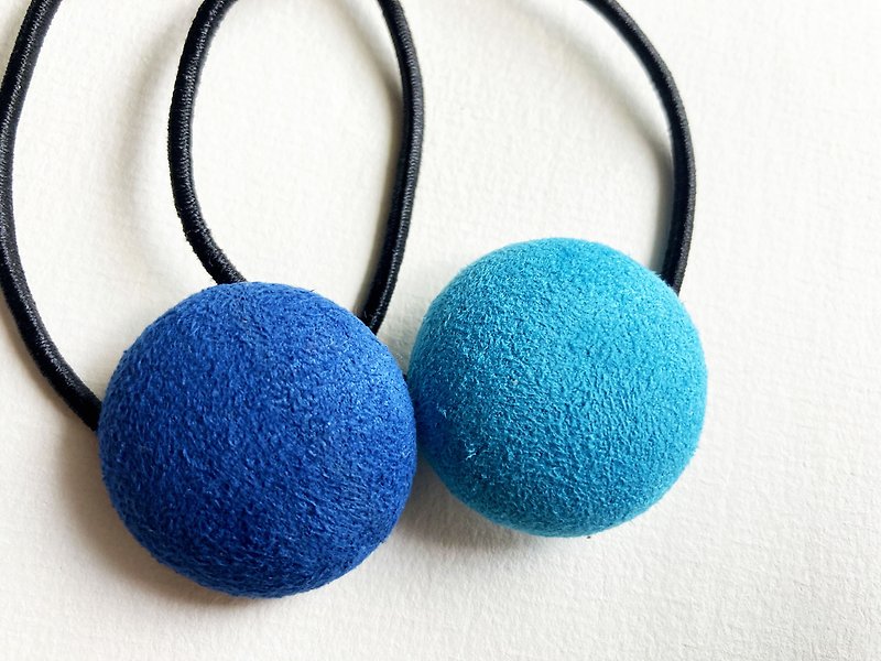 Children&#39;s hair accessories hand-made cloth bag button hair tie blue suede elastic band hair tie a set of two