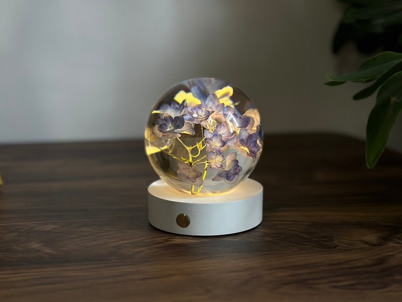 Real blue Hydrangea Lamp, Purple flower nightlight, Christmas gift for her Gift - Items for Display - Resin Multicolor