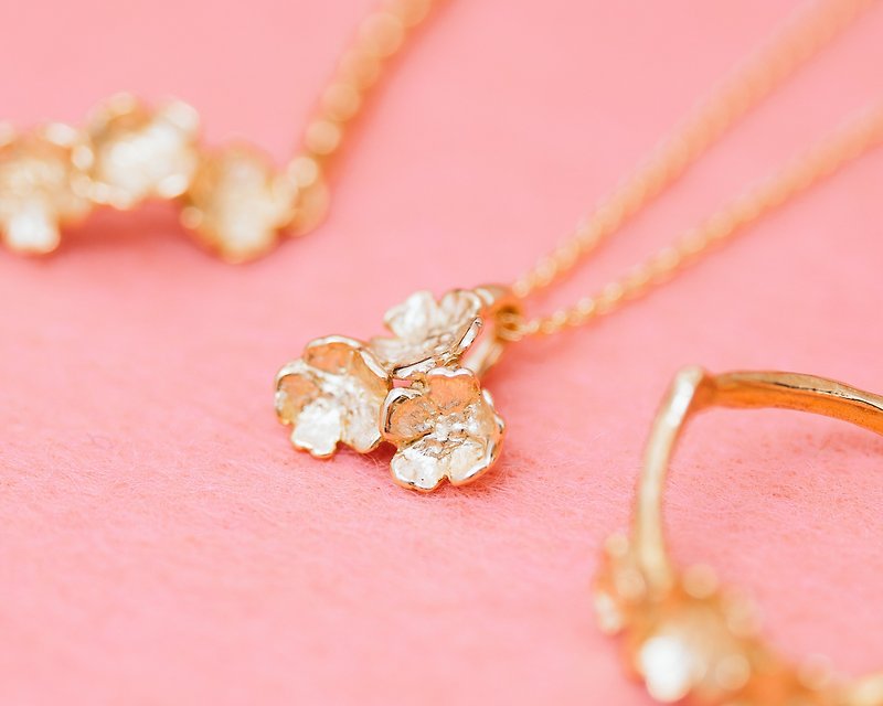 18K Sakura pendant M - Japanese jewelry - Cherry blossom necklace - Autumn