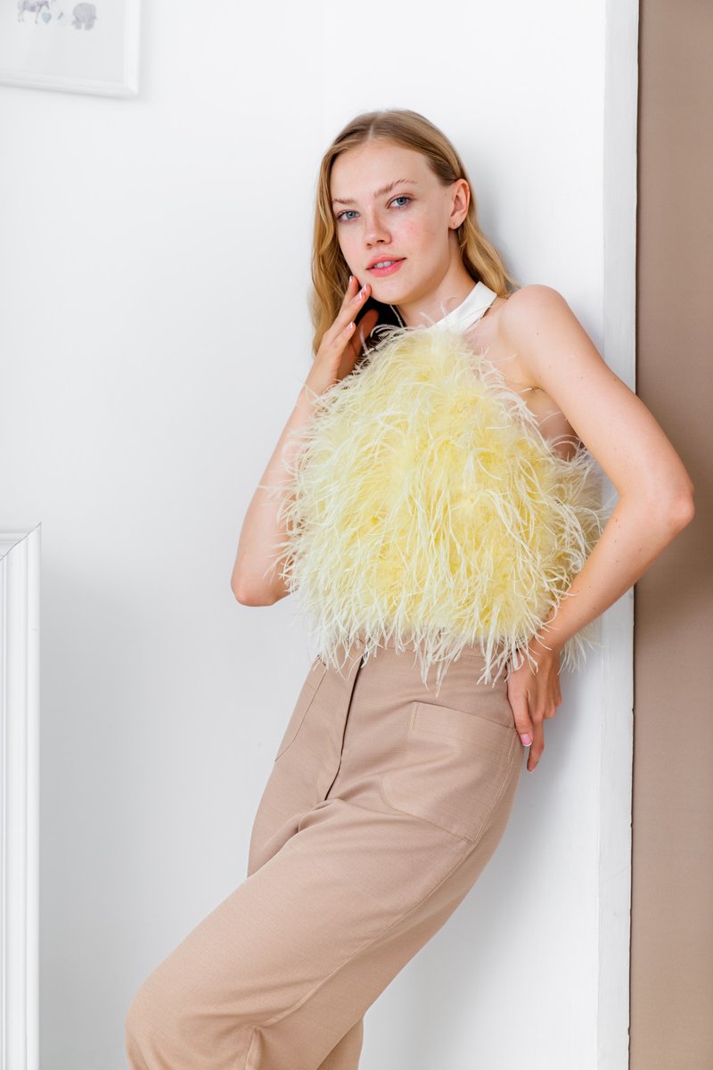 Jane cream boas feathers halter top for women - 女上衣/長袖上衣 - 聚酯纖維 白色