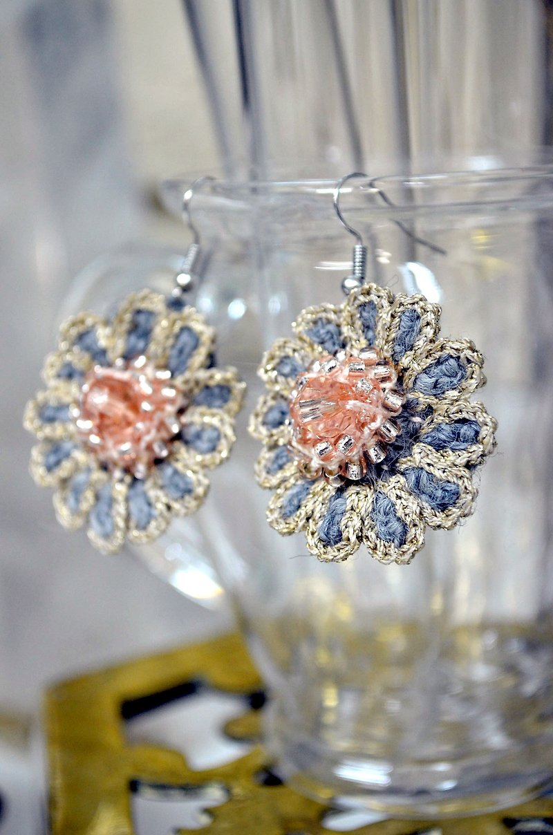 Japanese designer hand-hook cold flower earrings knit wool cold made in Japan - Earrings & Clip-ons - Cotton & Hemp Multicolor