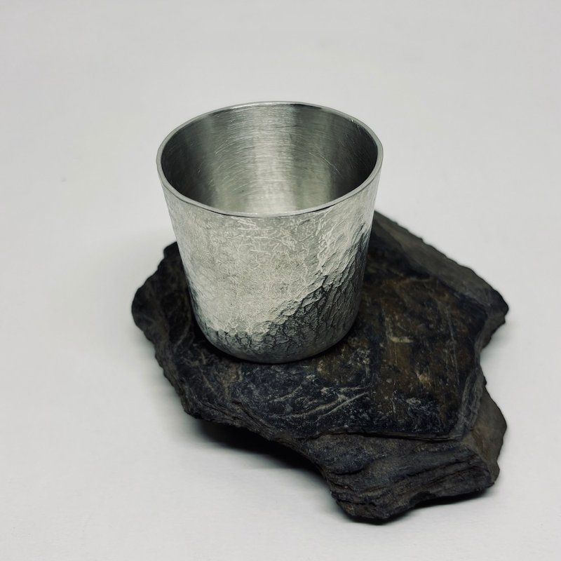 Pure tin wine glass/sake glass/shabu cup/pig mouth wine glass, hand-forged pure tin cup made by Qing Metallurgist - แก้วไวน์ - เครื่องประดับ 