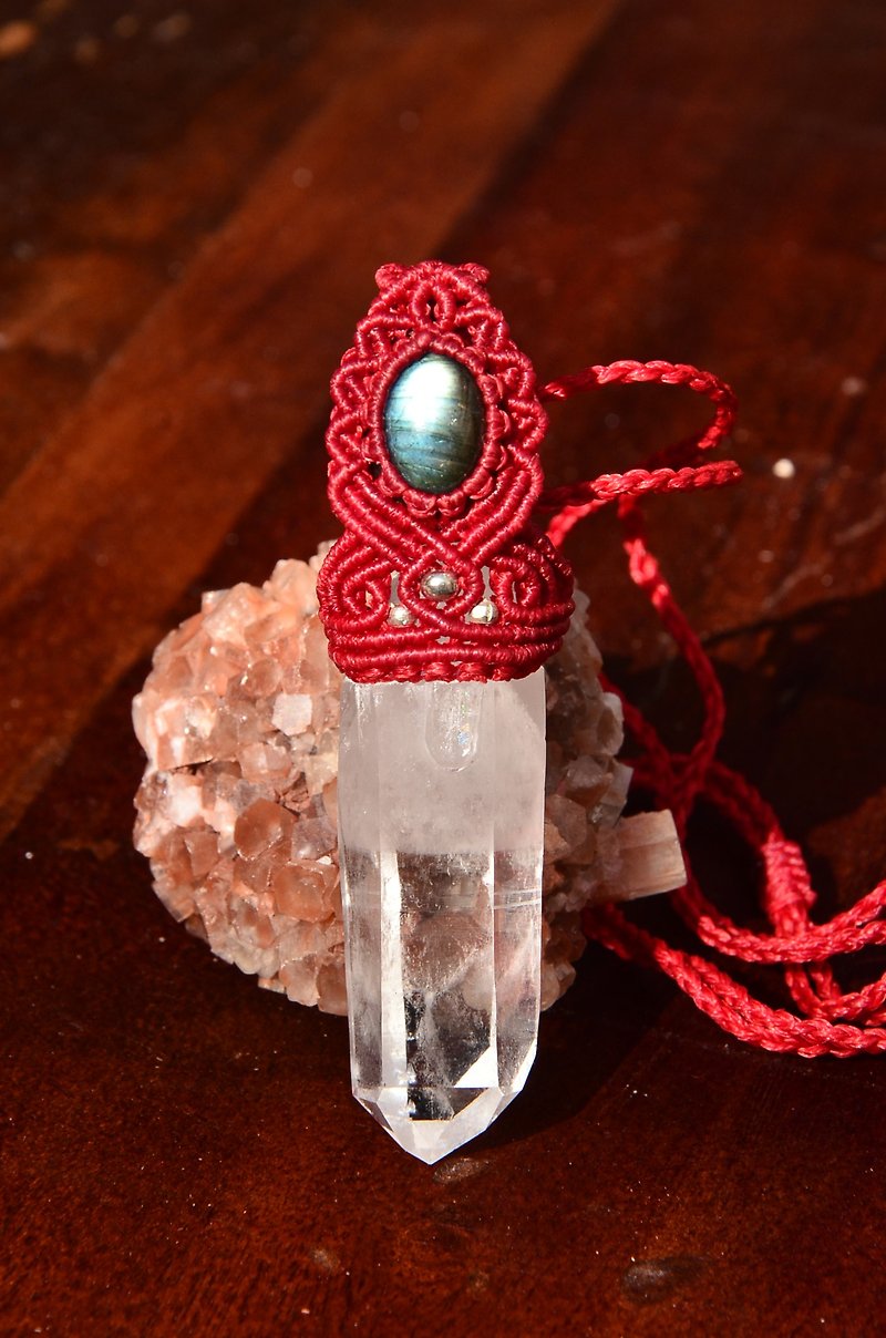 Gemstone Necklaces Red - Pencil stone Labradorite Macrame Pendant