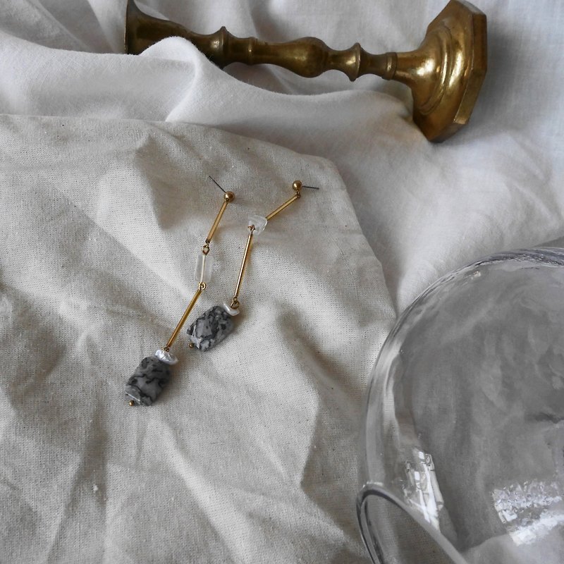 Earrings ピアス / イヤリング | snake pattern - Earrings & Clip-ons - Semi-Precious Stones Gray