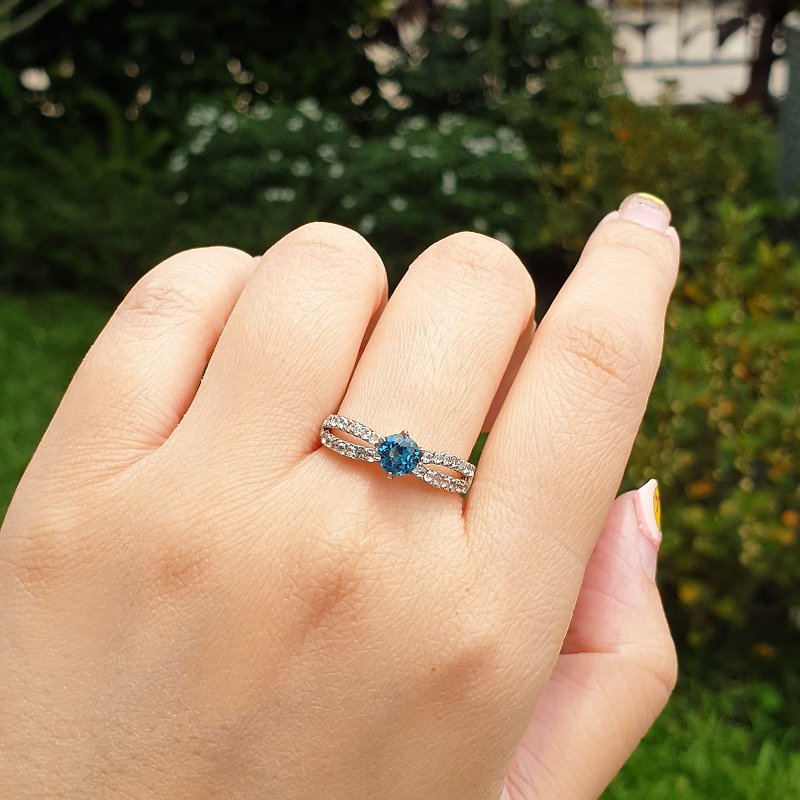 London blue topaz ring with White topaz ***Genuine gemstone***