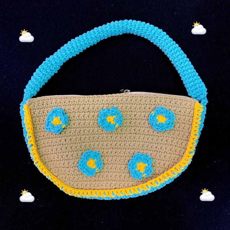 Daisy Handbag (Blue) - กระเป๋าถือ - วัสดุอื่นๆ สีน้ำเงิน