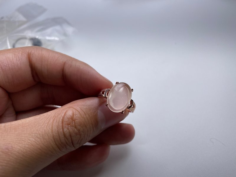 Rose quartz <Stone> 925 sterling silver rings bare light Gemstone jewelry - แหวนทั่วไป - เครื่องเพชรพลอย สึชมพู