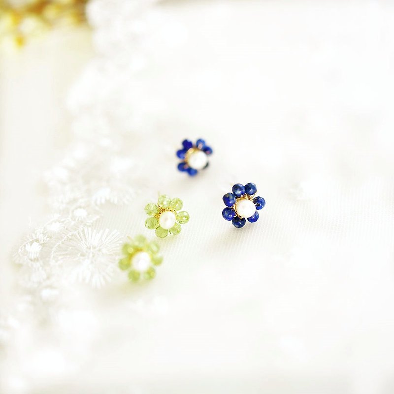 Original Lapis Lazuli or Peridot and Freshwater Pearl Flower Stud Earrings August December Birthstone 999835