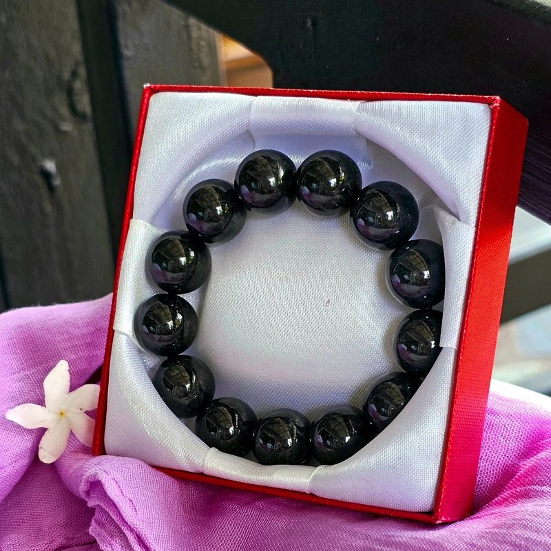 Rare black jade bracelet, solid round beads, natural Burmese jade Type A, size 14.7-14.8 mm. - 手鍊/手環 - 寶石 黑色