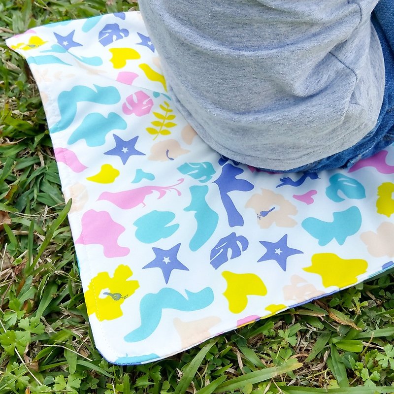 Animal Forest Personal Waterproof Storage Picnic Chair Mat