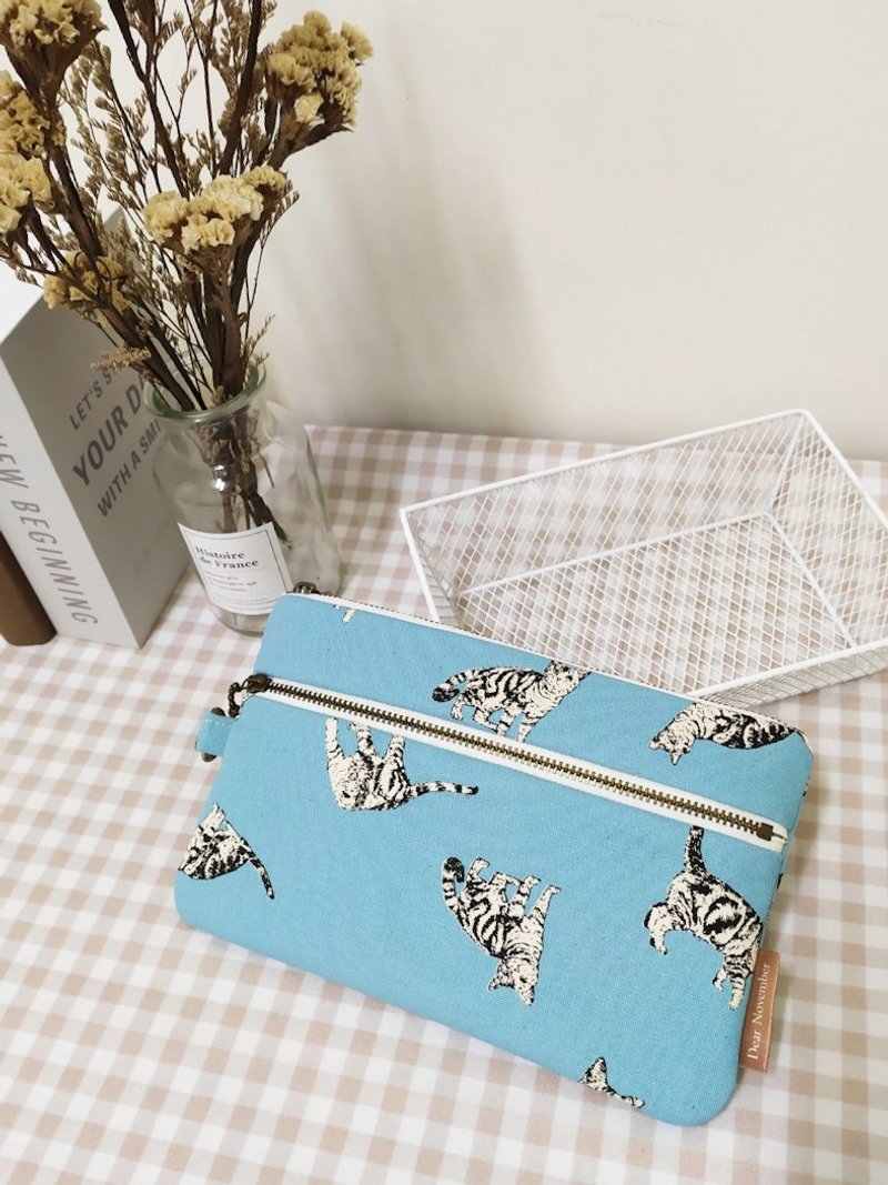 拾光系列零錢包/萬用包/拉鍊收納包/虎斑小貓款/預購中 - 錢包/皮夾/長短夾 - 棉．麻 藍色