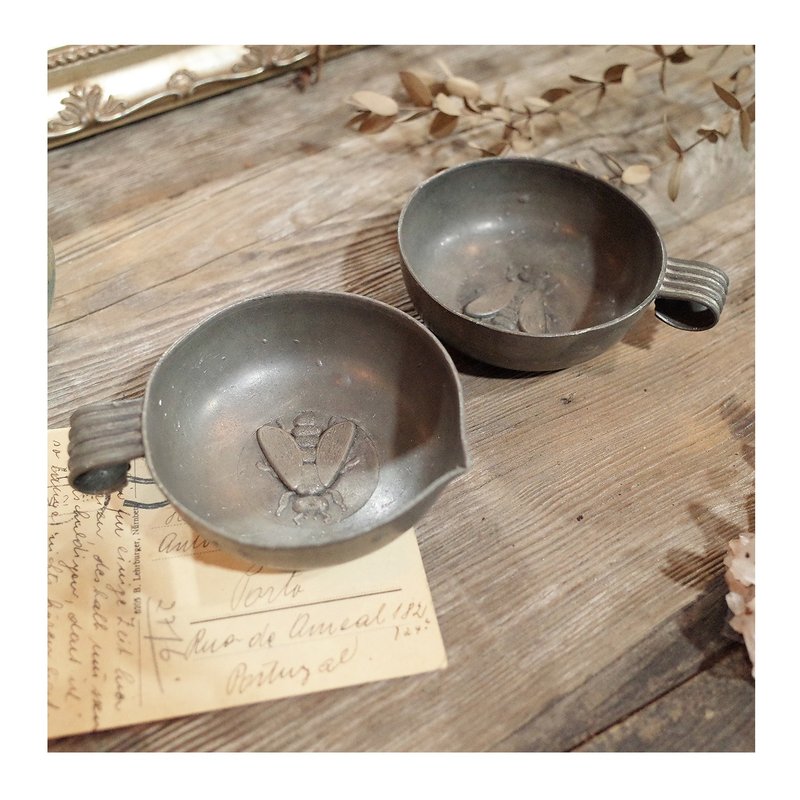 古董稀有件.19世紀法國95%錫合金製.品酒杯.杯底精緻蜜蜂浮雕造型 - 其他 - 其他材質 