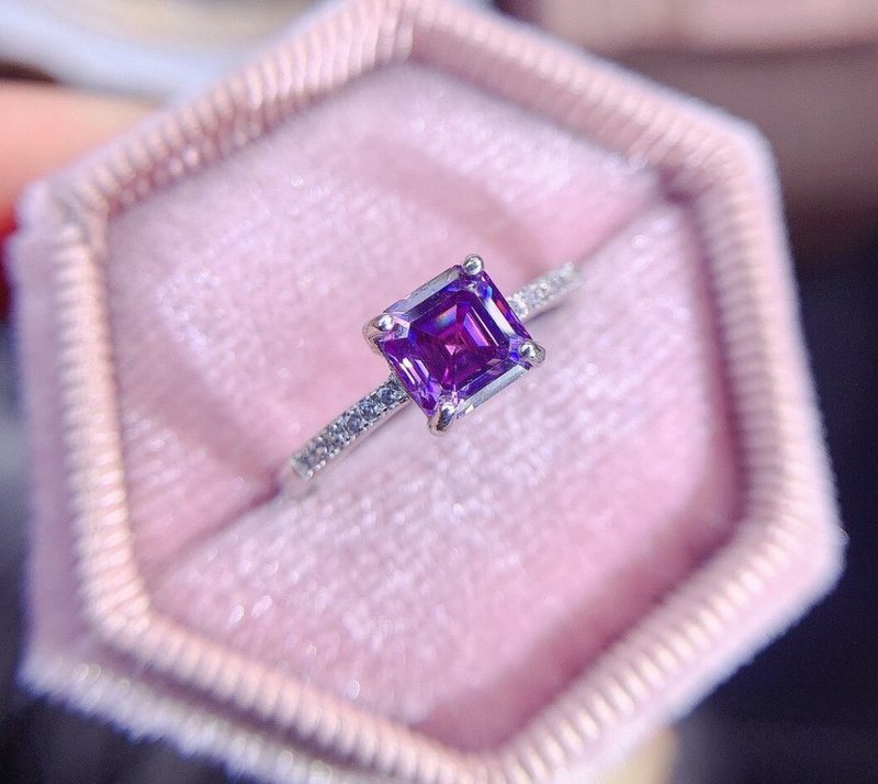 1 Ct Purple Moissanite Ring, Gorgeous Moissanite Ring, Unique Moissanite Ring - 戒指 - 其他金屬 銀色