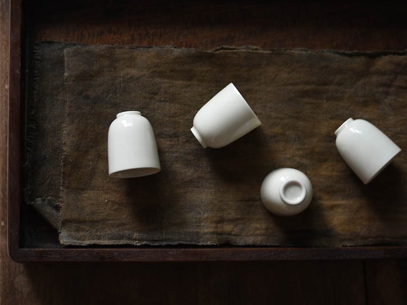 天然草と木灰釉手作りの香りのカップ、香りのよいティーカップ、ティーカップ、Gaojieとエレガント - 急須・ティーカップ - 磁器 