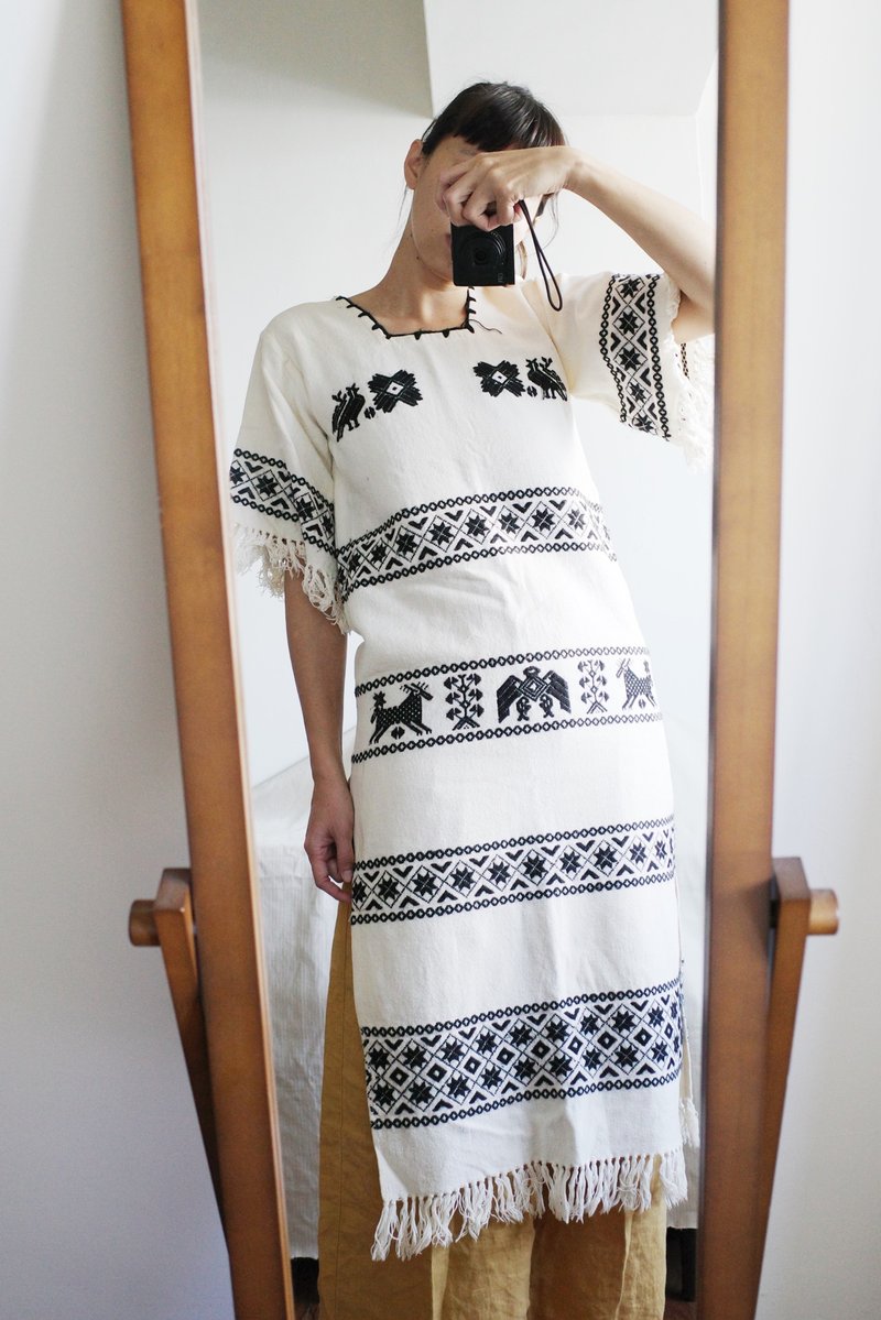 Vintage hippie Mexican handwoven embroidered long top - เสื้อผู้หญิง - ผ้าฝ้าย/ผ้าลินิน 