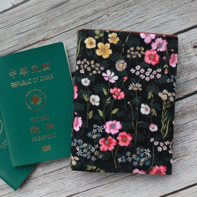 [Secret Garden] Handmade passport cover, passport holder, passport cover, passport bag, pure handmade cloth passport - ที่เก็บพาสปอร์ต - ผ้าฝ้าย/ผ้าลินิน สีน้ำเงิน