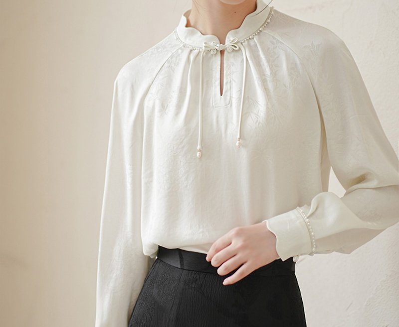 New Chinese style Chinese style jacquard tea suit, high-end acetate satin shirt - เสื้อผู้หญิง - ผ้าไหม ขาว
