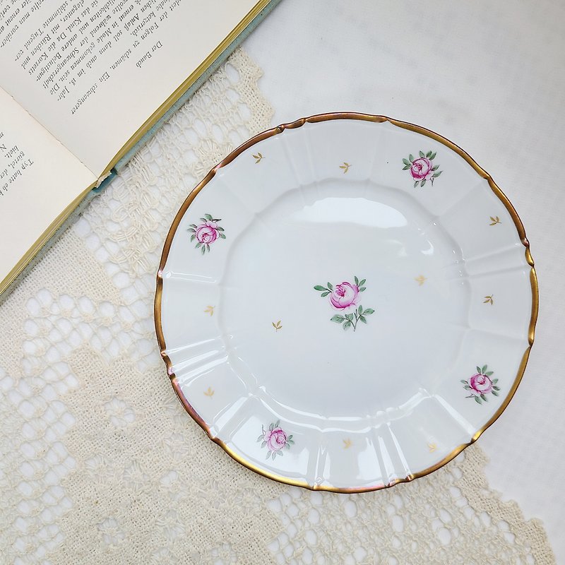 [Good Day Fetish] Danish Antiques - Rose Ceramic Shallow Plate - Plates & Trays - Pottery White
