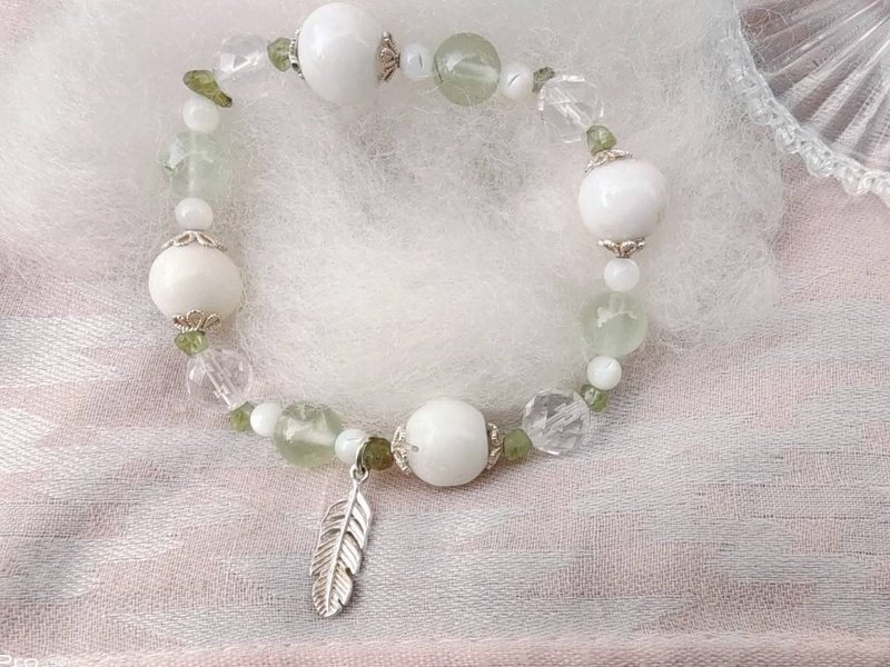 [So Holy] Holy Wings/Dragon Palace Relic Prehnite Peridot Stone Stone Sterling Silver Accessories - Bracelets - Gemstone White