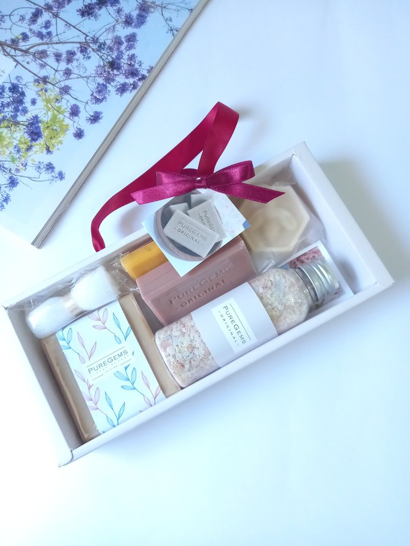 PUREGEMS. Christmas gift box. Home and away. Personal cleanliness. Handmade soap gift box | 6 pieces - สบู่ - วัสดุอื่นๆ หลากหลายสี