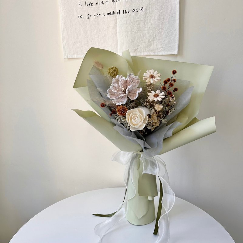 Mountain dry bouquet Valentine's Day bouquet - ช่อดอกไม้แห้ง - พืช/ดอกไม้ สีเขียว