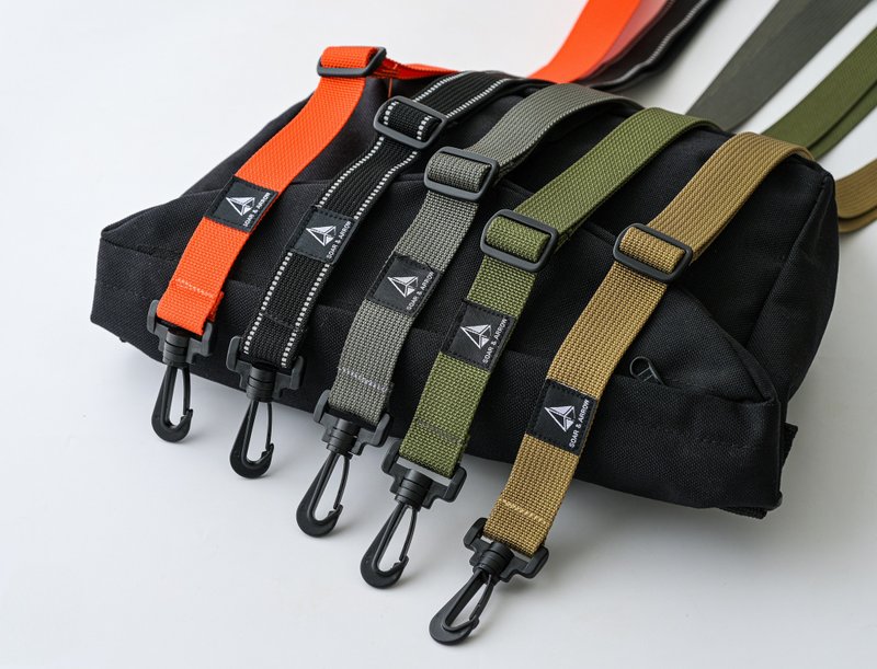 【Soar&Arrow】Detachable strap with adjustable length and rotating buckle 2.5cm wide and thick pounds - อื่นๆ - ไนลอน หลากหลายสี