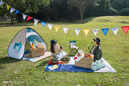 ハローキティ キャンプテント リトルキャンパーズ Hello Kitty Kids Camp Set : Tent and Sleeping Bag - YouTube