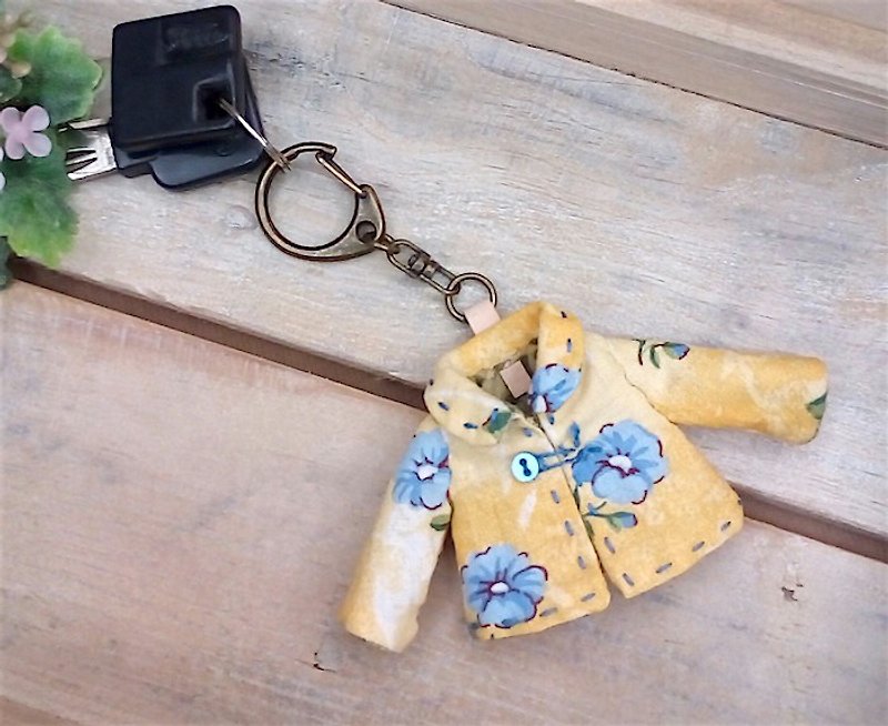 wonderland22短いコートのキーの装飾品|チャーム - キーホルダー・キーケース - コットン・麻 イエロー