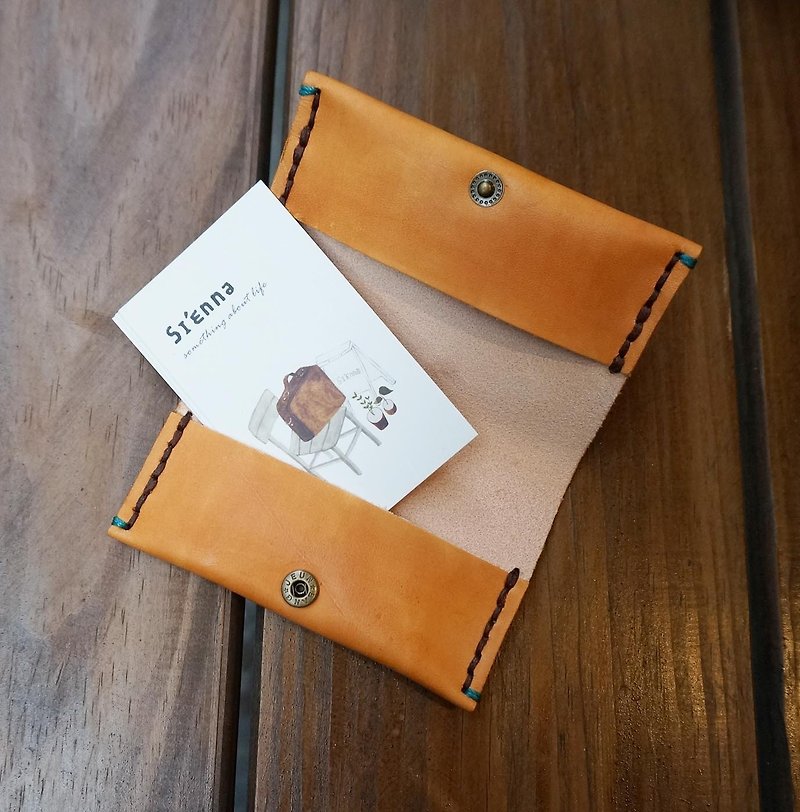 Sienna leather hand-dyed business card holder - ที่เก็บนามบัตร - หนังแท้ สีกากี