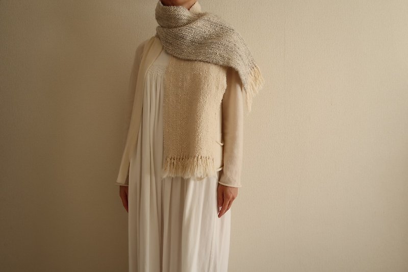 Shawl (S) 49 gray×white wool hand-woven muffler [gift]