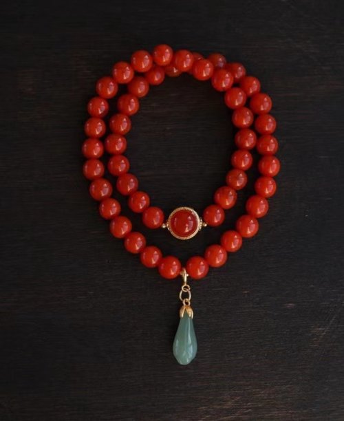 Angel's tears 天使之淚 Jewelry Design 8mm天然原礦南紅 冰紅瑪瑙配飾和田玉玉蘭花吊墜設計雙圈手持手串