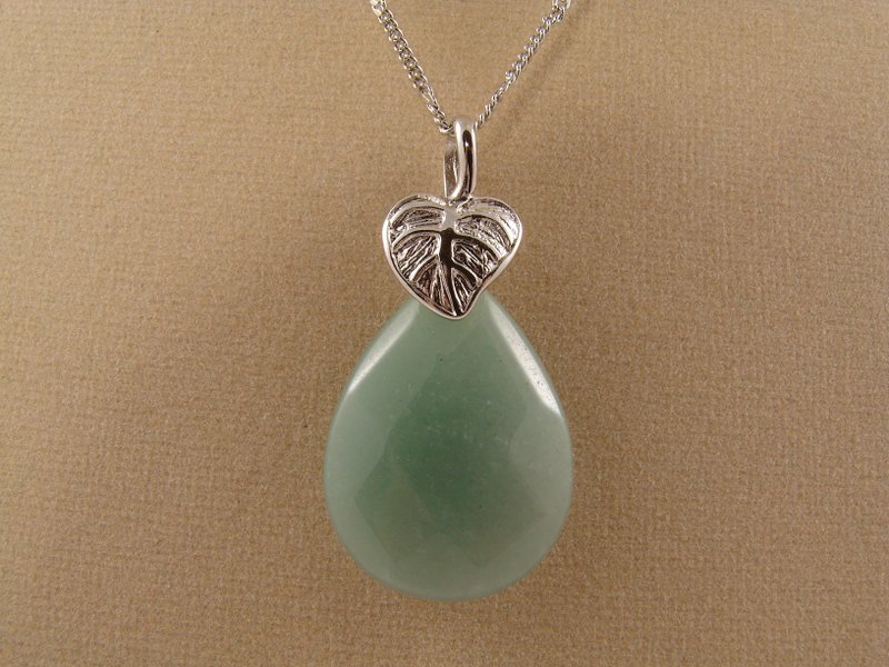 Green Aventurine Leaf Pendant Necklace Mint Sage Green Stone Necklace Jewelry - 項鍊 - 半寶石 綠色