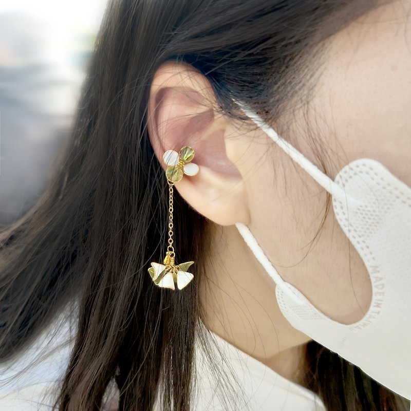 Ear Cuff Crystal Flower_Small Skirt Ear Cuff (Single Sold)_Light Point Jewelry - ต่างหู - เรซิน 