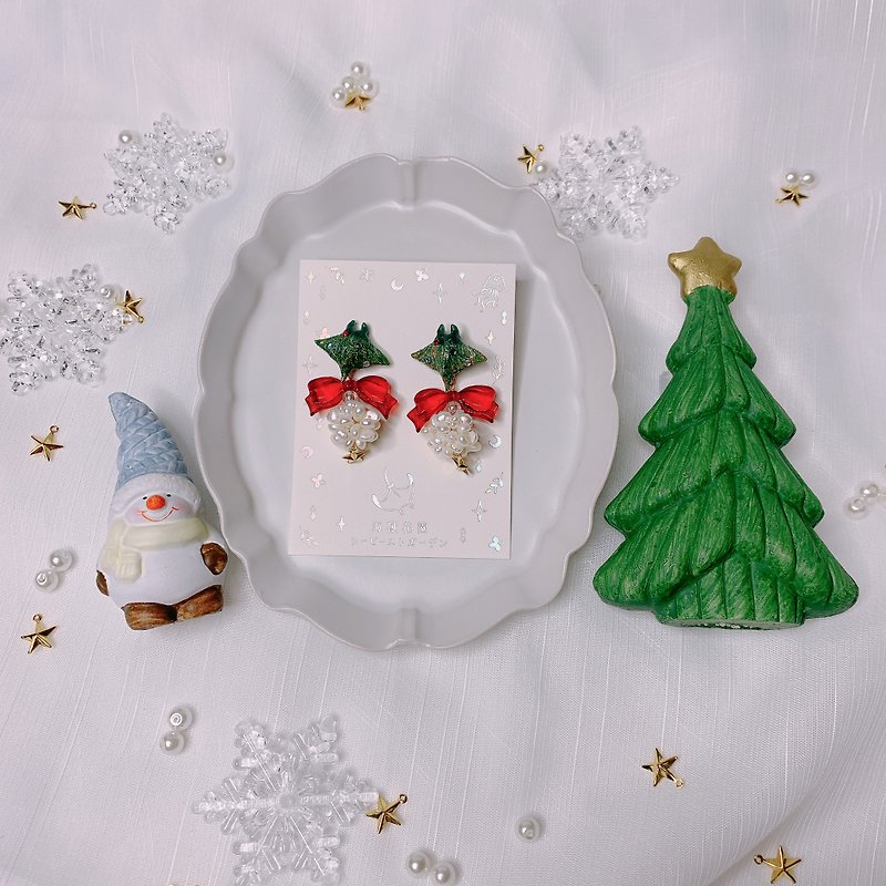 【2022 Christmas Limited】Christmas Snowball Earrings/ Clip-On - ต่างหู - เรซิน สีเขียว