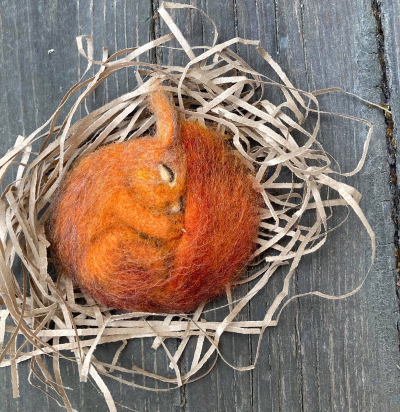女士紅松鼠動物胸針 女孩針氈羊毛別針 - 胸針 - 羊毛 橘色