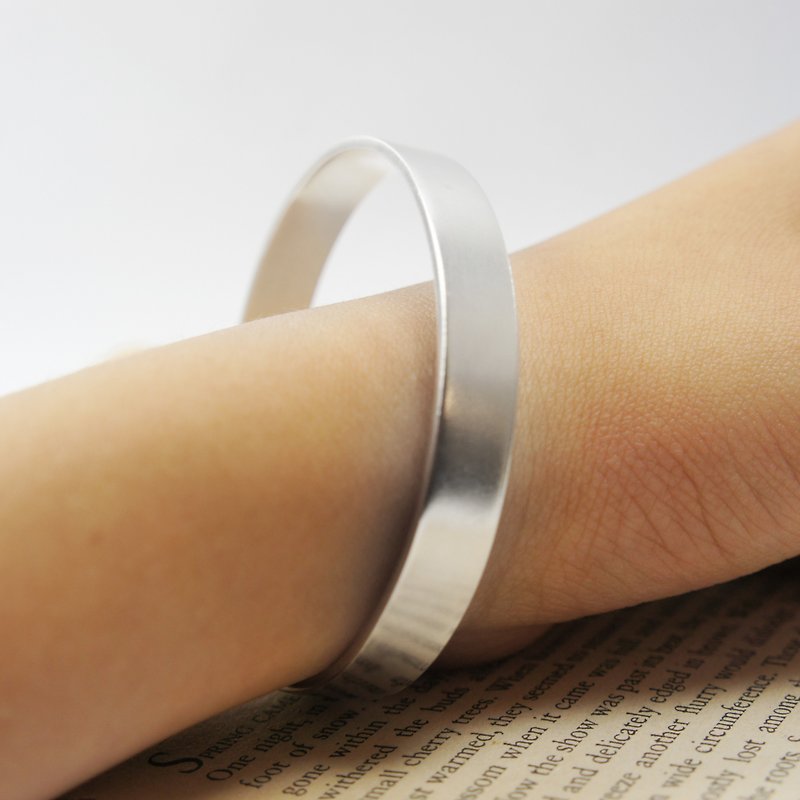[If] pure silver plain bracelet - สร้อยข้อมือ - โลหะ สีเทา