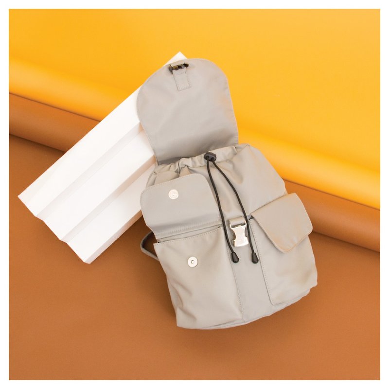 Im Peter Peter - Pocket Front Backpack - Gray - กระเป๋าเป้สะพายหลัง - วัสดุกันนำ้ สีเทา