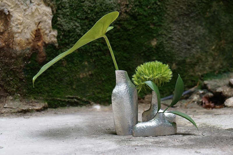 Handmade Chuanshi Tin Flower Ware - Pottery & Ceramics - Other Metals Silver