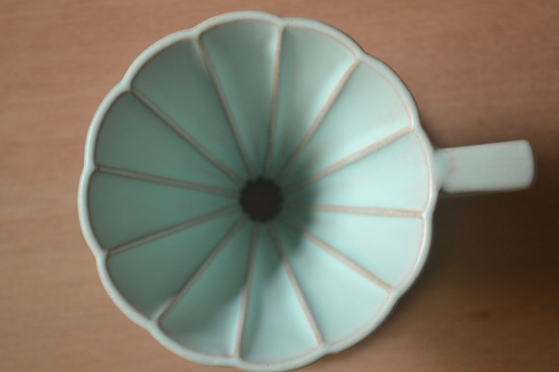 オーシャンブルー菊形ロングリブフィルターカップ01（持ち手付き） ギフトボックス ギフト ギフト包装 恋人 - コーヒードリッパー - 陶器 ブルー