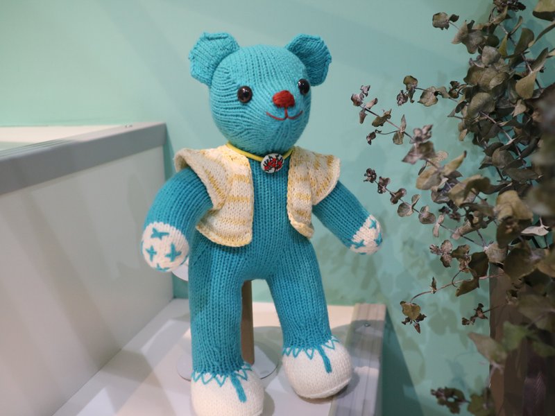 Knitted Teddy Bear Alex handmade make to order - ตุ๊กตา - ขนแกะ สีน้ำเงิน